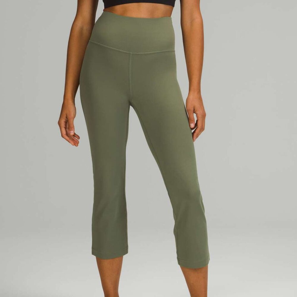 Lululemon Groove Super-High-Rise Crop 23"